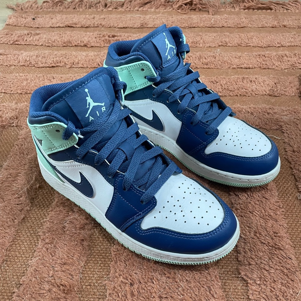 Jordan 1 Mid